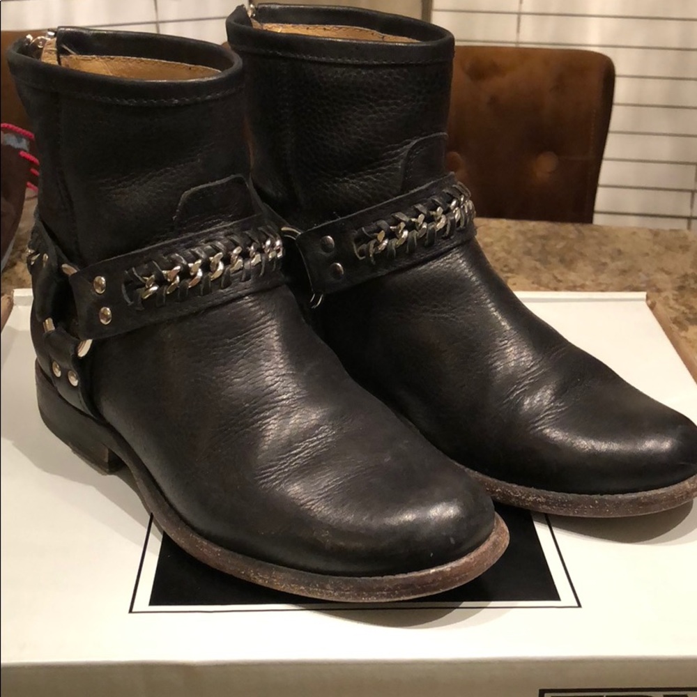 Frye Phillip Chain Short Bootie